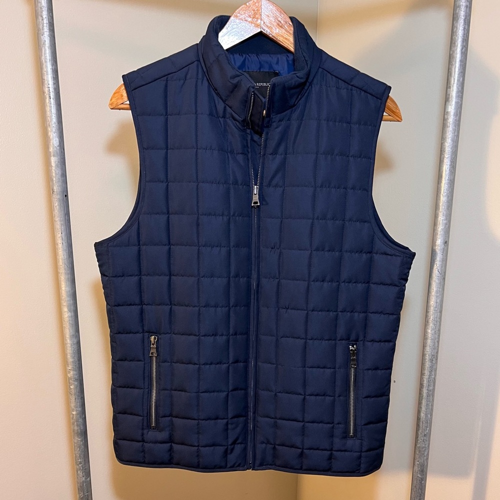 Men's Navy Quilted Vest - Medium